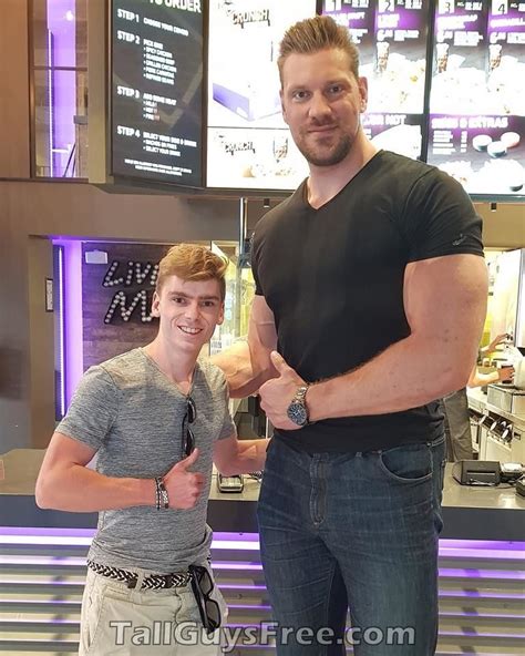 tall gay guys|Giant Guys.